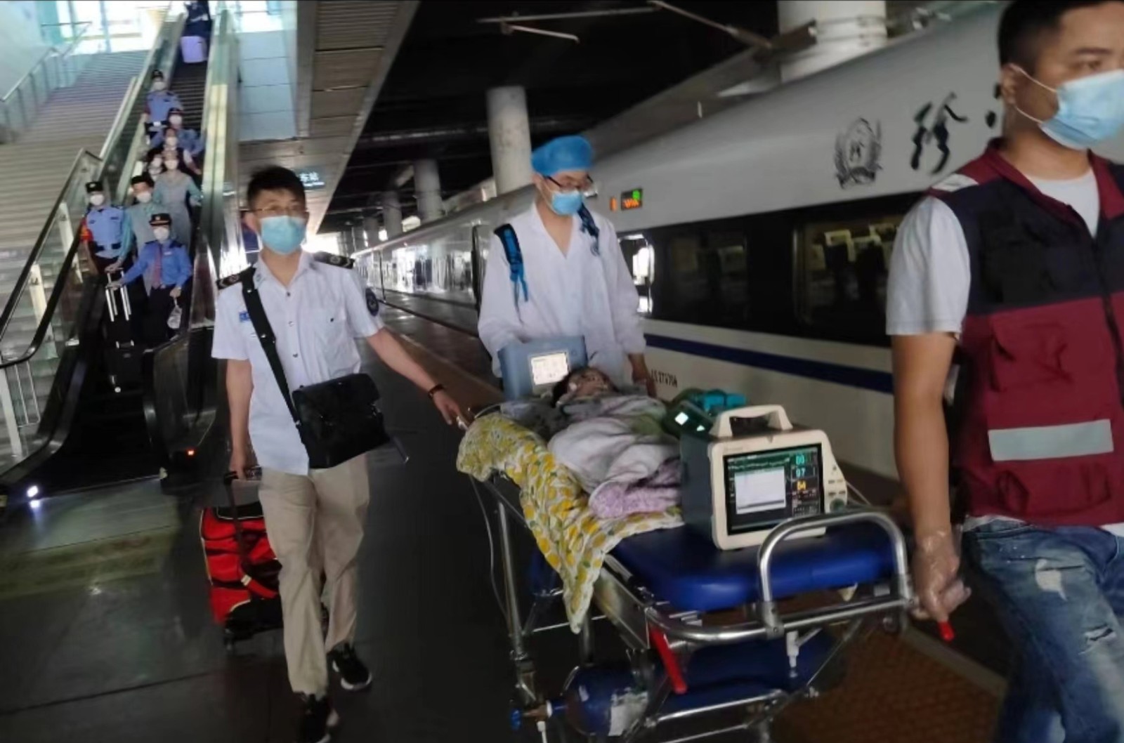 施秉县高铁转运公司